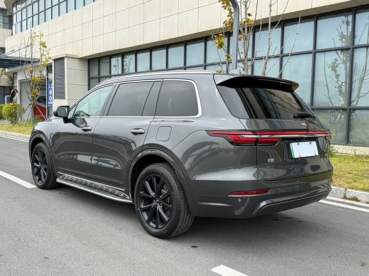 Фото 12 - LiXiang One