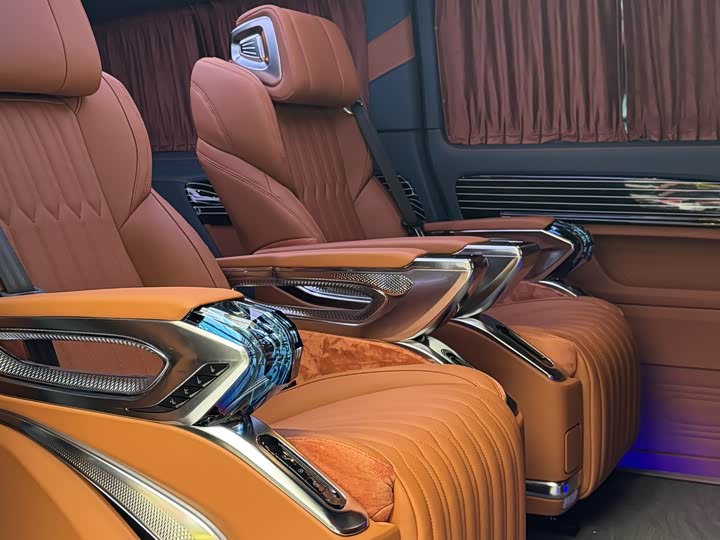 Фото 9 - Mercedes-Benz Vito