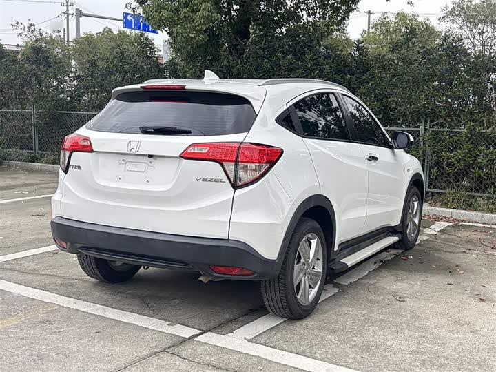 Фото 10 - Honda Vezel