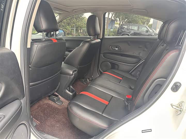 Фото 3 - Honda Vezel