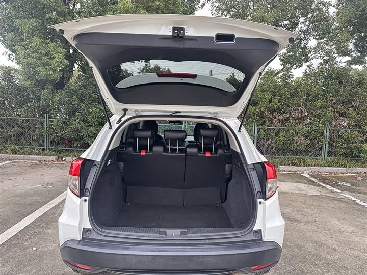 Фото 4 - Honda Vezel