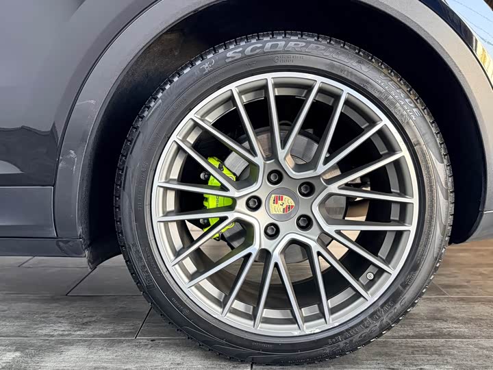 Фото 12 - Porsche Cayenne Hybrid