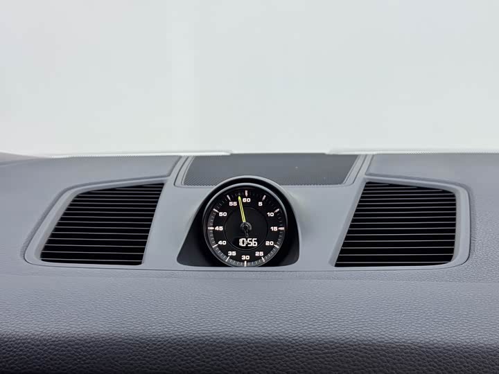 Фото 18 - Porsche Cayenne Hybrid