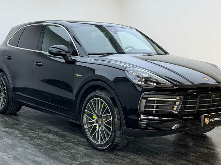 Фото 2 - Porsche Cayenne Hybrid