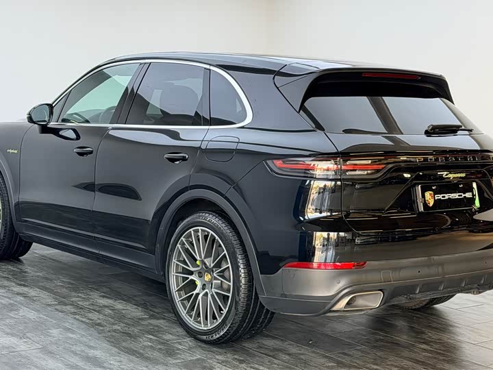 Фото 5 - Porsche Cayenne Hybrid