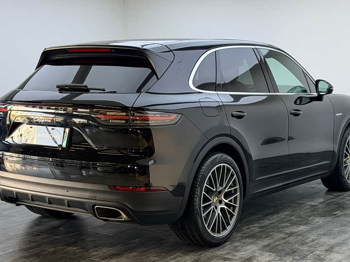 Фото 7 - Porsche Cayenne Hybrid