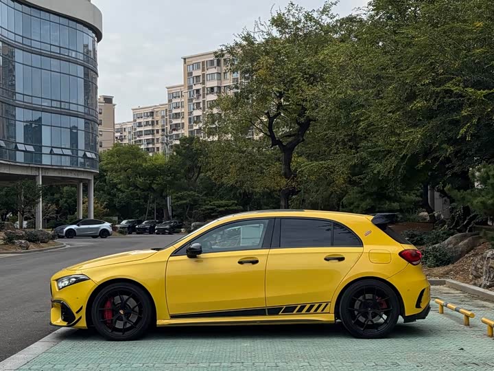 Фото 10 - Mercedes-Benz A-Class AMG