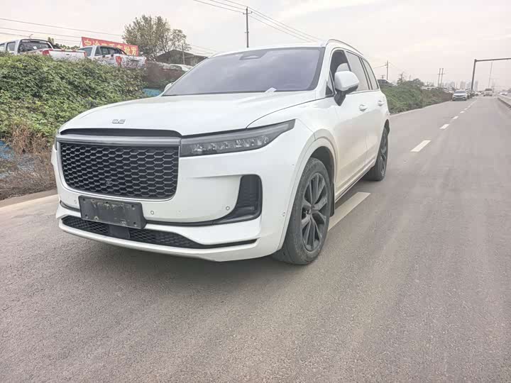 Фото 1 - LiXiang One