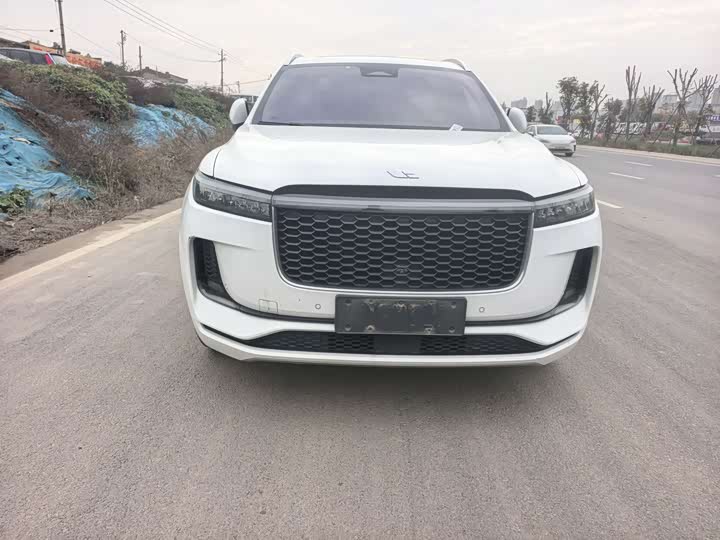 Фото 2 - LiXiang One