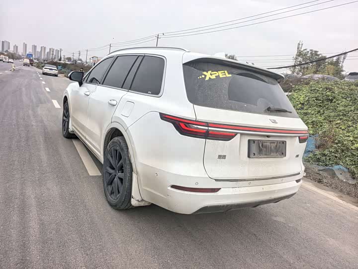 Фото 7 - LiXiang One