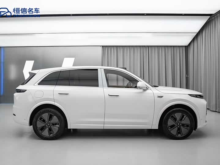 Фото 11 - LiXiang L7