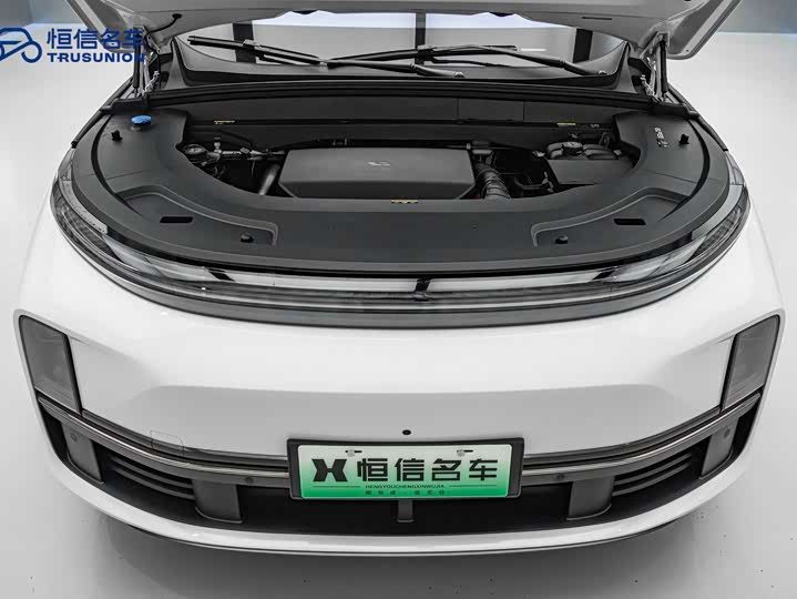 Фото 12 - LiXiang L7