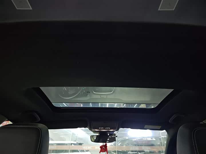 Фото 18 - Jaguar XE L