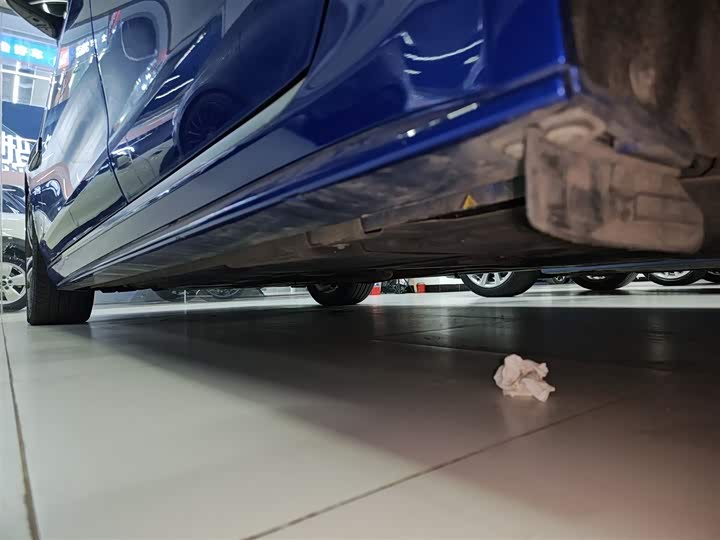 Фото 22 - Jaguar XE L