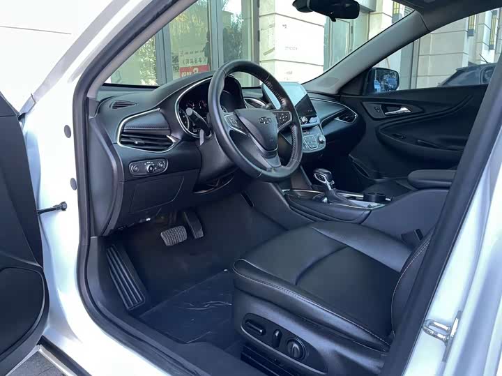 Фото 10 - Chevrolet Malibu XL