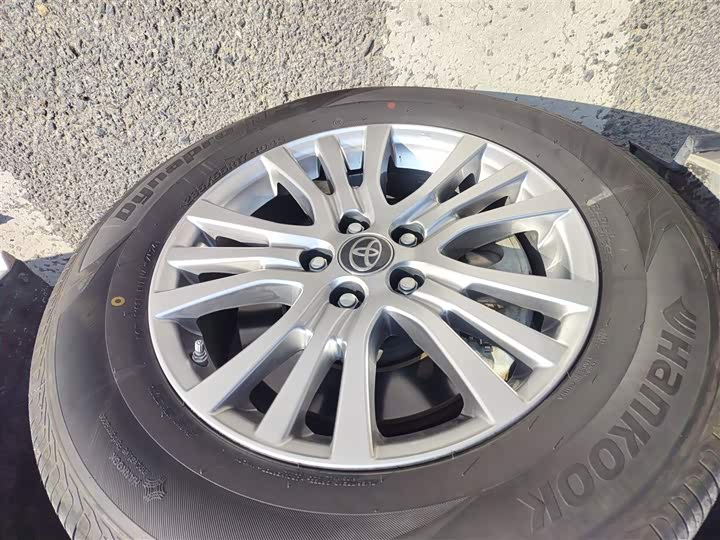 Фото 23 - Toyota Sienna