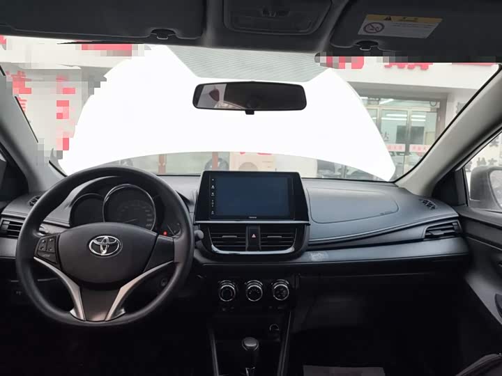 Фото 10 - Toyota Vios