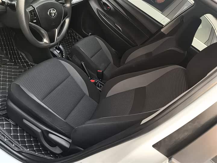 Фото 15 - Toyota Vios