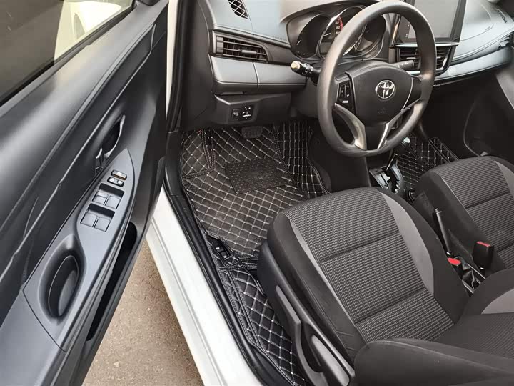 Фото 16 - Toyota Vios