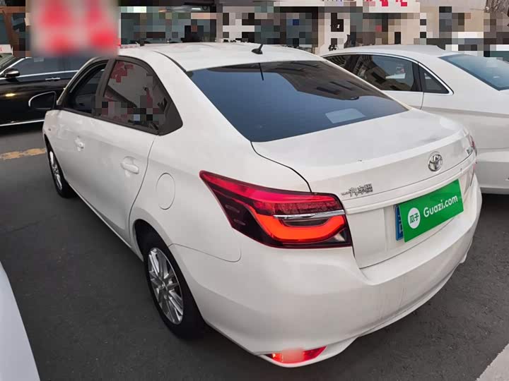 Фото 5 - Toyota Vios