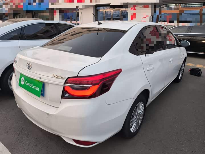 Фото 7 - Toyota Vios