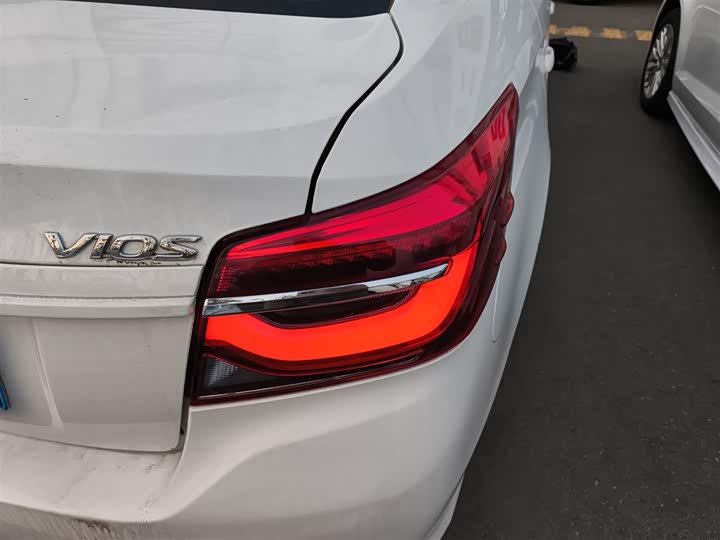 Фото 8 - Toyota Vios