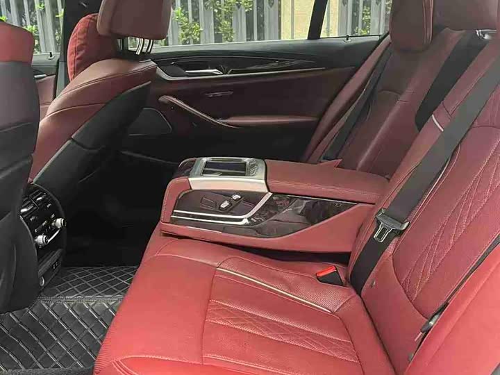 Фото 10 - BMW 5 Series