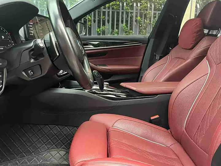 Фото 9 - BMW 5 Series