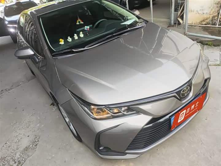 Фото 2 - Toyota Corolla