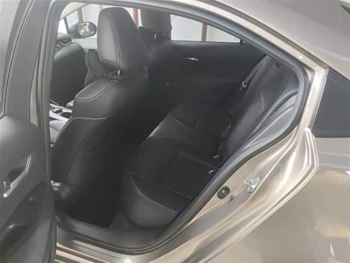 Фото 6 - Toyota Corolla