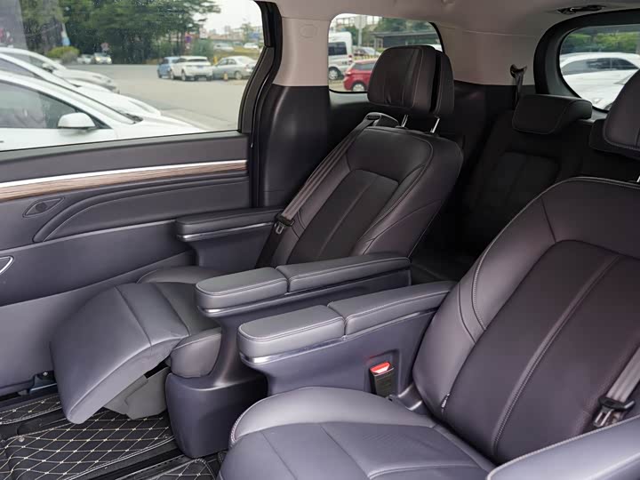 Фото 17 - GAC Trumpchi M8