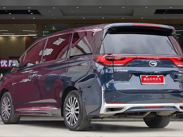 Фото 2 - GAC Trumpchi M8