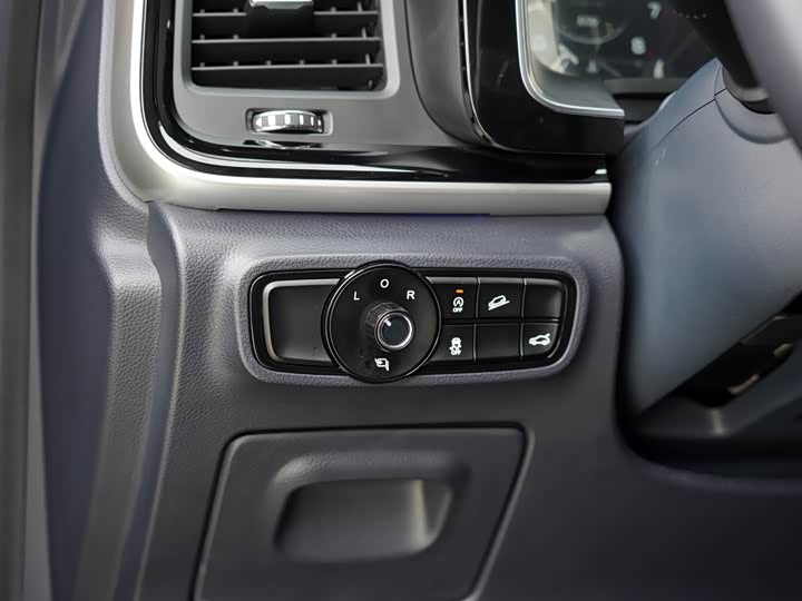 Фото 21 - GAC Trumpchi M8