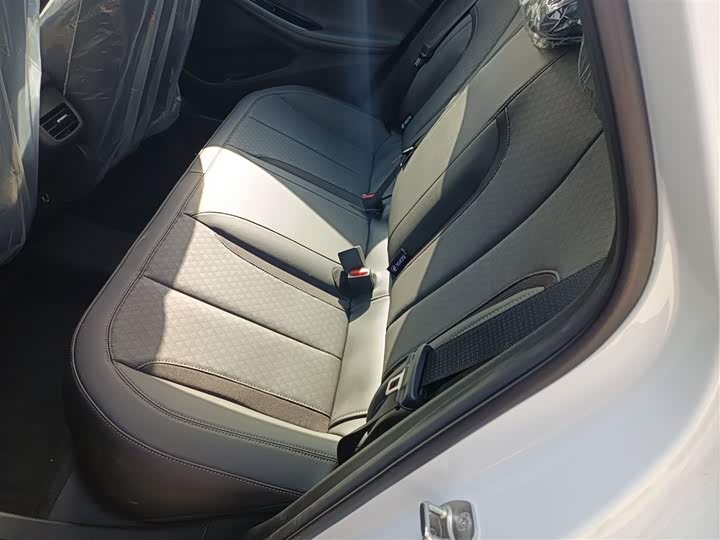 Фото 17 - Buick Verano