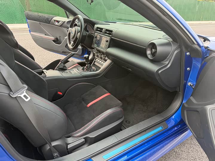 Фото 11 - Subaru BRZ