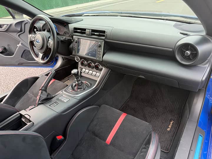 Фото 12 - Subaru BRZ