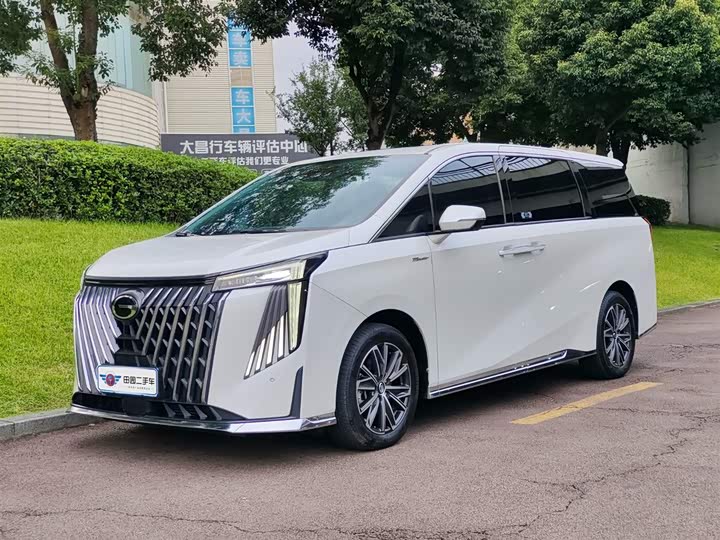 Фото 1 - GAC Trumpchi M8