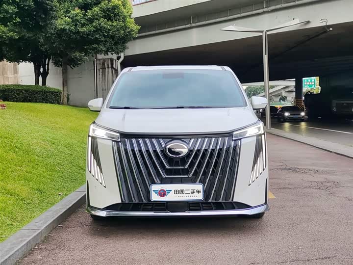 Фото 2 - GAC Trumpchi M8