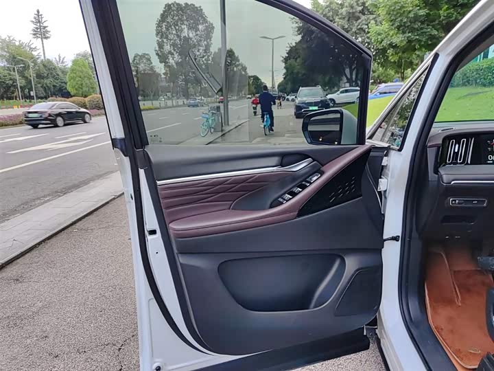 Фото 6 - GAC Trumpchi M8