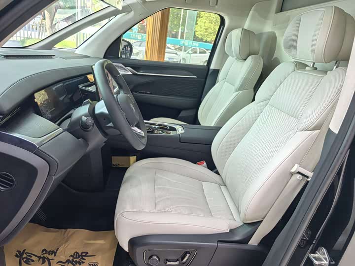 Фото 7 - Zeekr 009