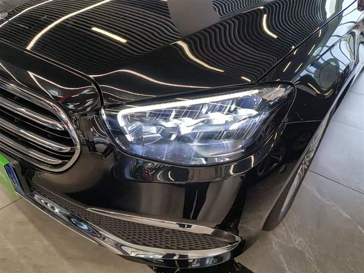 Фото 24 - Mercedes-Benz E-Class