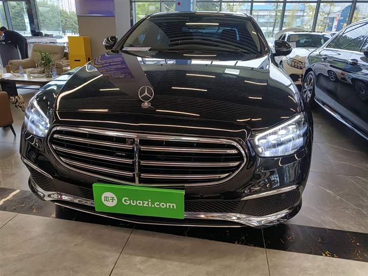 Фото 3 - Mercedes-Benz E-Class