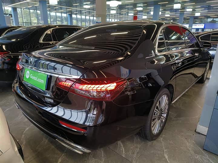 Фото 7 - Mercedes-Benz E-Class