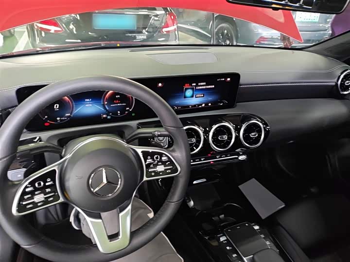 Фото 10 - Mercedes-Benz A-Class