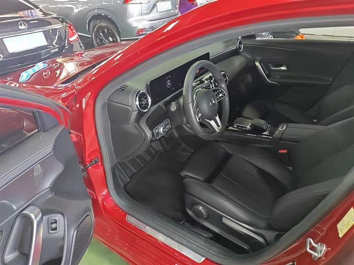 Фото 16 - Mercedes-Benz A-Class