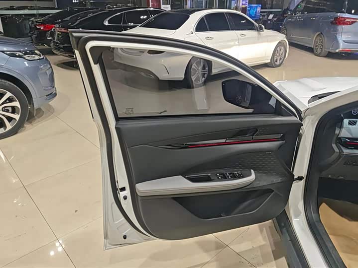 Фото 7 - Changan UNI-V