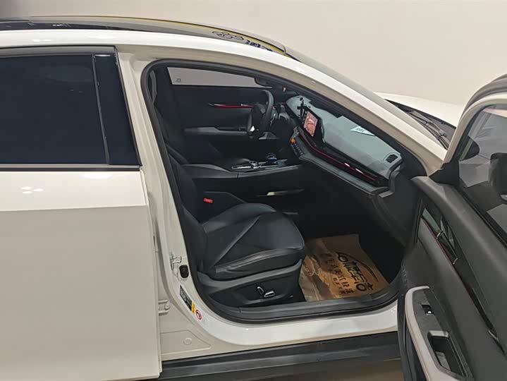 Фото 8 - Changan UNI-V