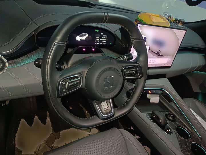 Фото 12 - Zeekr 001