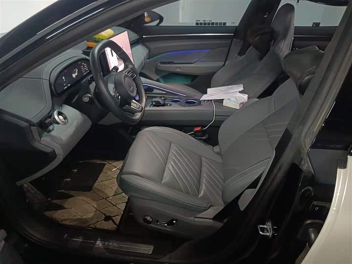 Фото 17 - Zeekr 001