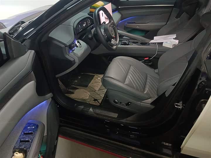 Фото 18 - Zeekr 001